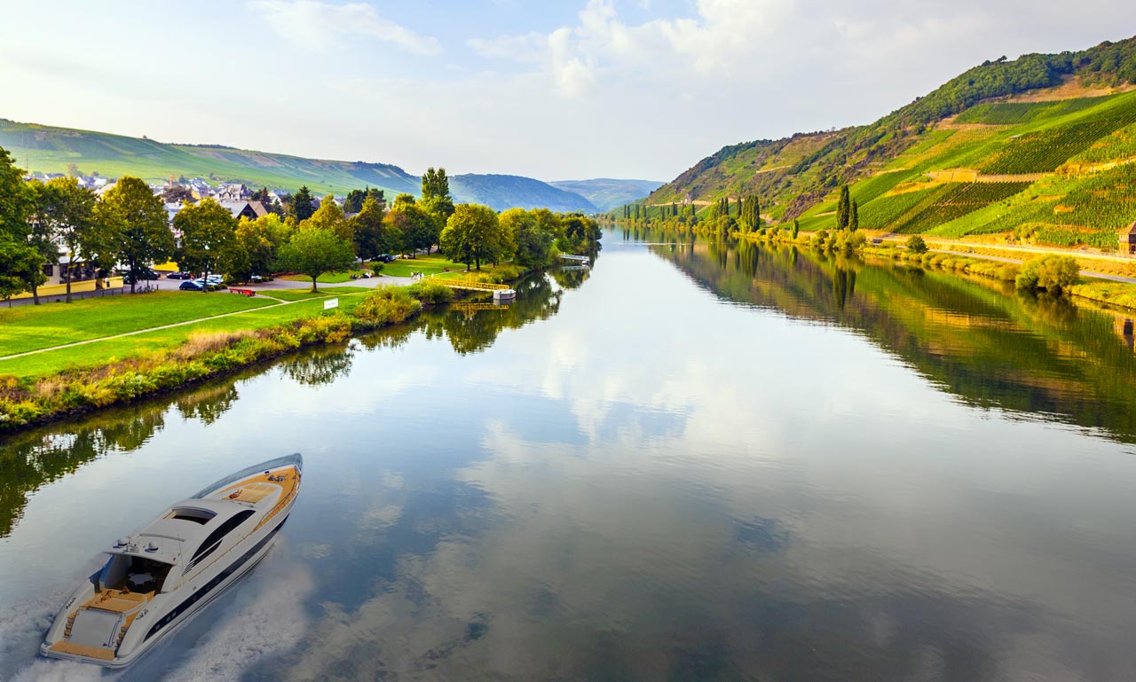 Motorbootcharter Mosel - Sportschiffahrt